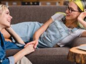 9 choses que seules les lesbiennes et les femmes bisexuelles comprennent