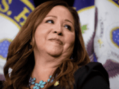 La représentante nouvellement assermentée Adelita Grijalva s'engage à protéger les droits LGBTQ+ dans un discours enflammé