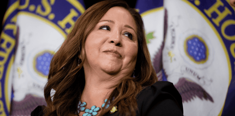 La représentante nouvellement assermentée Adelita Grijalva s'engage à protéger les droits LGBTQ+ dans un discours enflammé