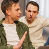 Comment lutter contre l'épuisement professionnel selon les experts en relations LGBTQ+