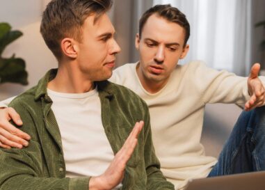 Comment lutter contre l'épuisement professionnel selon les experts en relations LGBTQ+