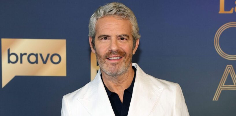 Andy Cohen embrasse son statut de papa sexy et parle de ses DM gay