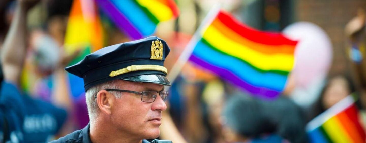 Les personnes LGBTQ+ sont plus susceptibles d'être arrêtées et faussement accusées par la police : rapport