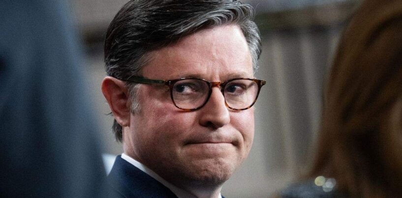 Plus de 200 législateurs exigent que le président Mike Johnson mette fin au discours déshumanisant anti-trans au Congrès