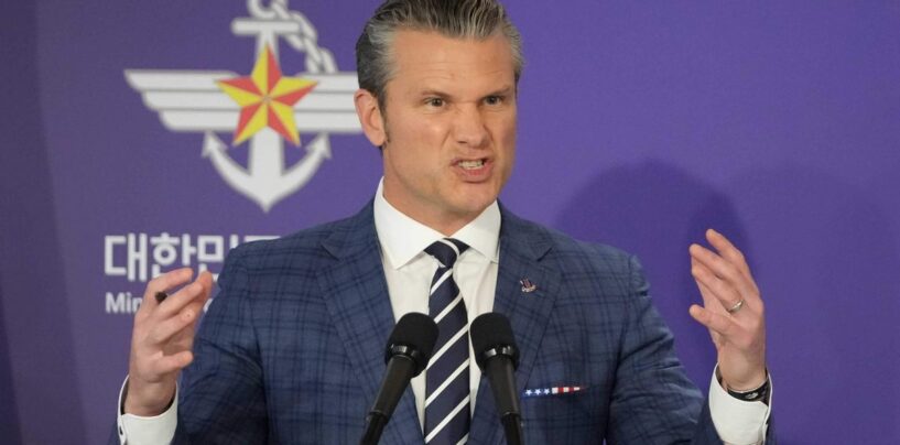 Les opérations militaires de Pete Hegseth ressemblent à du porno gay et Internet n'arrête pas de rire