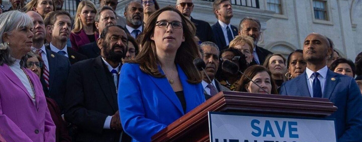 Sarah McBride dirige une coalition bipartite pour garantir « la liberté et la dignité » des personnes LGBTQ+ dans le monde