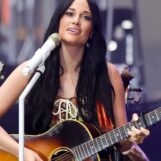 La chanteuse Kacey Musgraves admet qu'elle est tombée sur un lieu de drague gay et y est restée