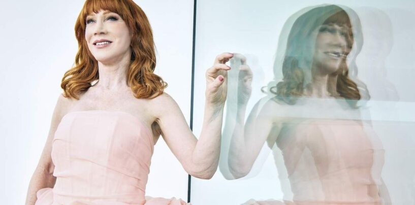 Kathy Griffin dit au public d'Out100 : « Devenez aussi engagé politiquement que possible »