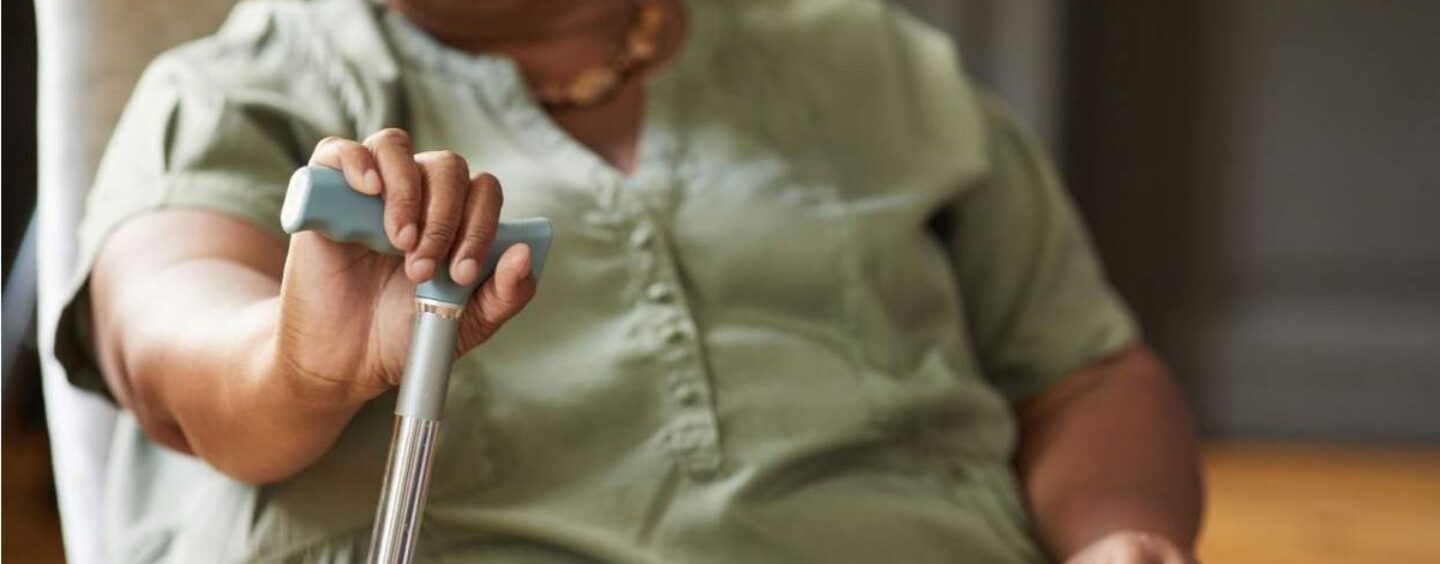 Les personnes trans et les personnes de couleur ont été discrètement rayées du plan national de soins