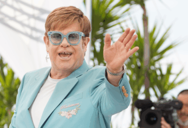 Elton John fait le point sur sa vision : « Il y a de l'espoir »