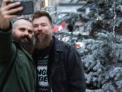 La saison des menottes est arrivée, mais les personnes LGBTQ+ participent-elles réellement ? Les experts interviennent