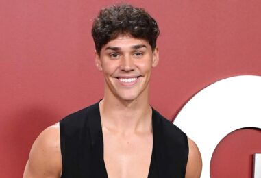 Noah Beck prépare ses pièges à soif torrides et embrasse son côté féminin