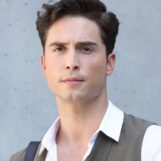 Benito Skinner se déshabille dans un nouveau selfie torse nu et les gays deviennent sauvages