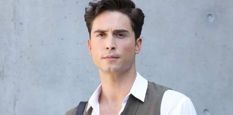 Benito Skinner se déshabille dans un nouveau selfie torse nu et les gays deviennent sauvages