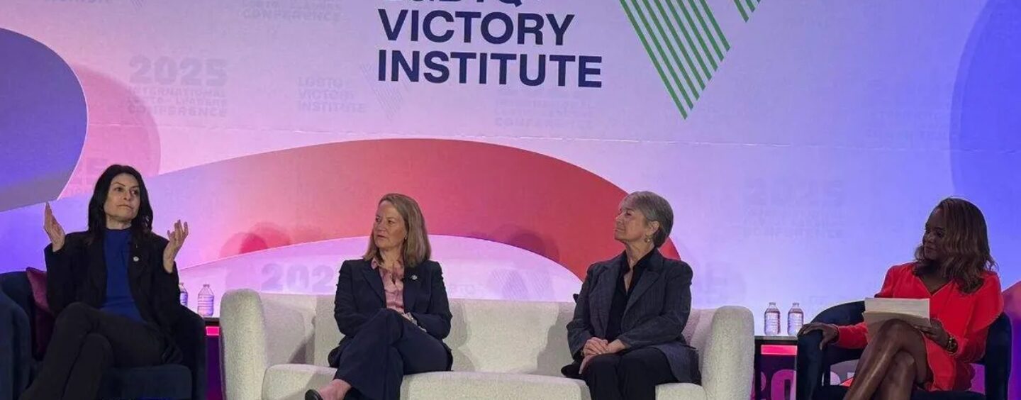 Trois procureures générales lesbiennes, qui repoussent le Trumpisme devant les tribunaux, mettent en garde contre le péril de l'égalité du mariage