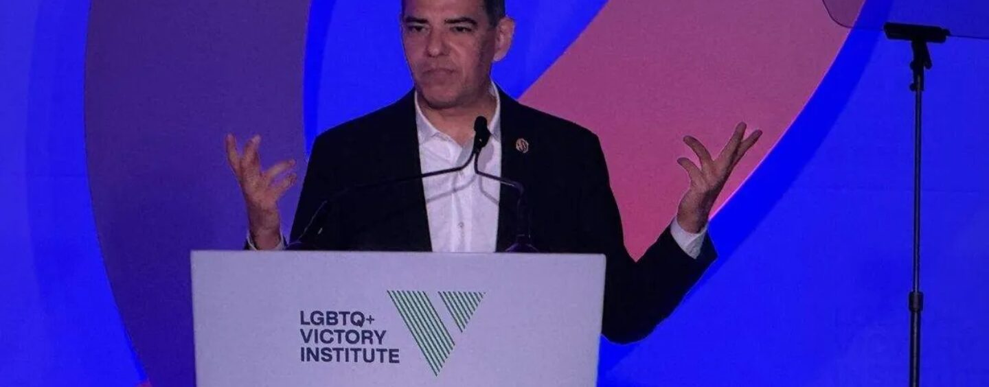 Le député « le plus gay » Robert Garcia et la gouverneure du Maine Janet Mills ciblent Trump lors d’une conférence sur le leadership LGBTQ+