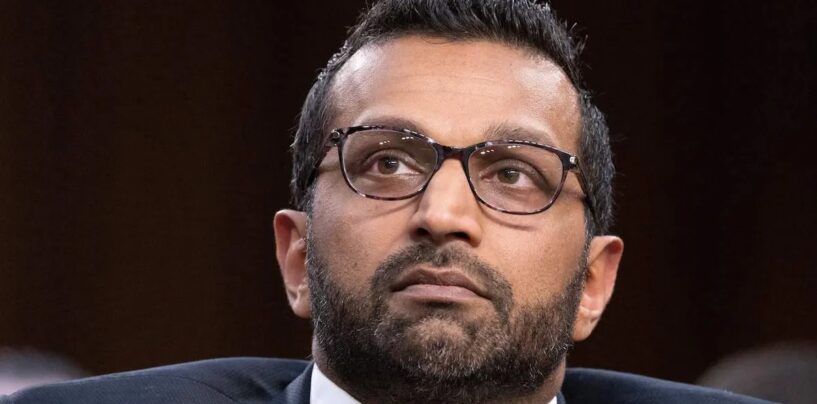 Des agents du FBI licenciés pour s'être agenouillés lors d'une manifestation contre George Floyd poursuivent Kash Patel et d'autres membres de l'administration