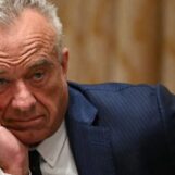 Le ministère de la Santé de RFK Jr. utilise la liberté religieuse pour priver les personnes transgenres de soins de santé