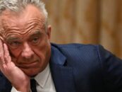 Le ministère de la Santé de RFK Jr. utilise la liberté religieuse pour priver les personnes transgenres de soins de santé