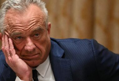 Le ministère de la Santé de RFK Jr. utilise la liberté religieuse pour priver les personnes transgenres de soins de santé