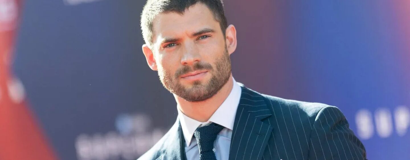 David Corenswet s'étale sur une nouvelle photo sexy et les gays transpirent