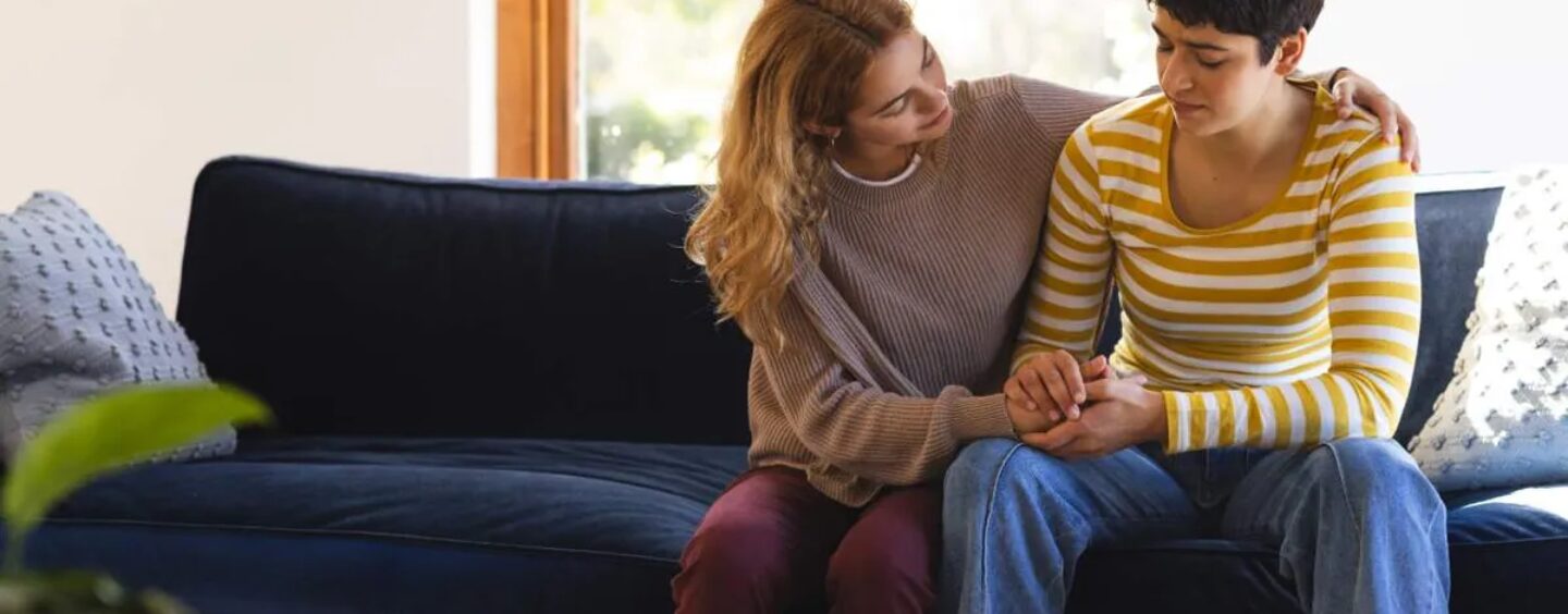 Les jeunes transgenres et non binaires dont les pronoms sont respectés tentent moins de se suicider : rapport