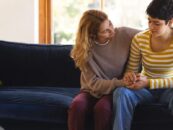 Les jeunes transgenres et non binaires dont les pronoms sont respectés tentent moins de se suicider : rapport