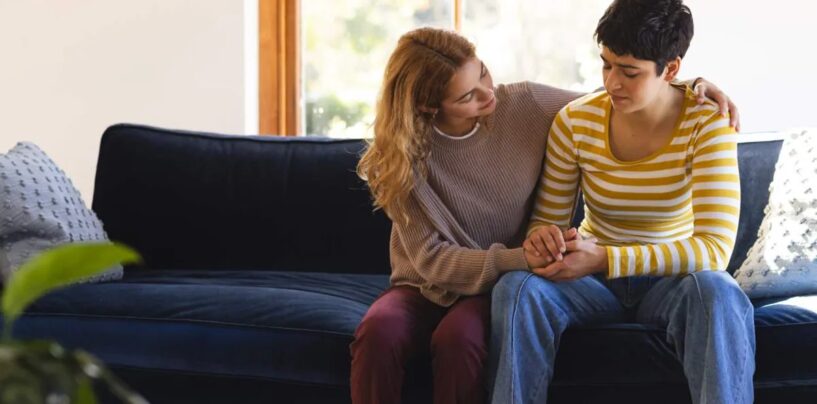 Les jeunes transgenres et non binaires dont les pronoms sont respectés tentent moins de se suicider : rapport