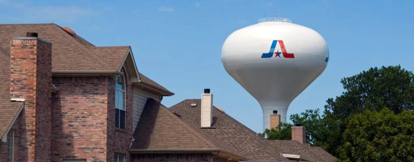 Une ville du Texas vote pour annuler les protections anti-discrimination LGBTQ+