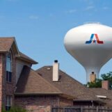 Une ville du Texas vote pour annuler les protections anti-discrimination LGBTQ+