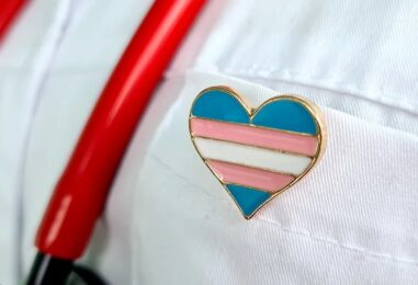 La Floride poursuit des groupes médicaux de premier plan pour avoir soutenu les soins d'affirmation de genre