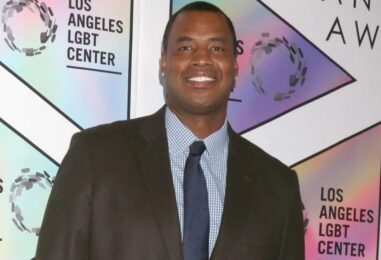 Jason Collins, premier joueur gay de la NBA, révèle qu'il souffre de « la forme la plus mortelle de cancer du cerveau »