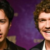 La star de Heated Rivalry parle d'être un « monstre » et tout le monde parle de ses fesses : « J'adore ça »