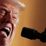 Trump débite des bêtises sur les personnes transgenres au lieu de résoudre la crise de l'accessibilité financière lors d'un rassemblement en Pennsylvanie