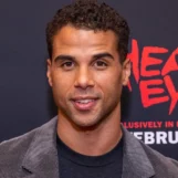 Mason Gooding montre son corps déchiré dans un nouveau film sexy