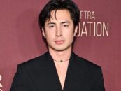 Hudson Williams sait que vous aimez son « petit arc de dos salope » et il souhaite que les fans soient plus « bizarres »