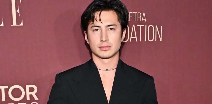 Hudson Williams sait que vous aimez son « petit arc de dos salope » et il souhaite que les fans soient plus « bizarres »