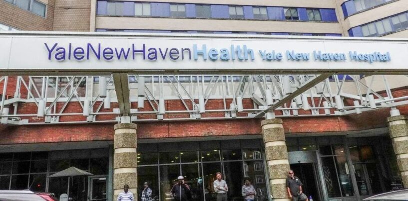 Les hôpitaux du Connecticut poursuivis en justice après avoir coupé l'accès aux soins aux jeunes transgenres, malgré les protections de l'État