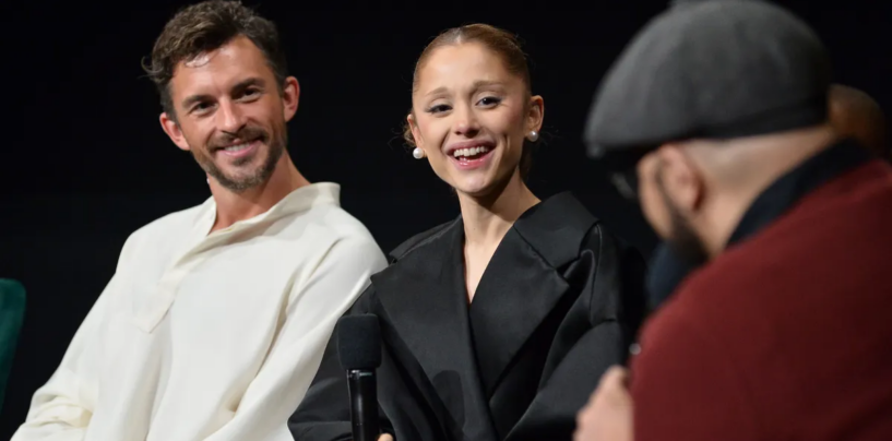 Ariana Grande et Jonathan Bailey en pourparlers pour jouer dans une comédie musicale du West End