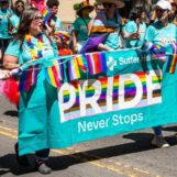 Un hôpital californien poursuivra les soins d'affirmation de genre pour les jeunes après les protestations des familles