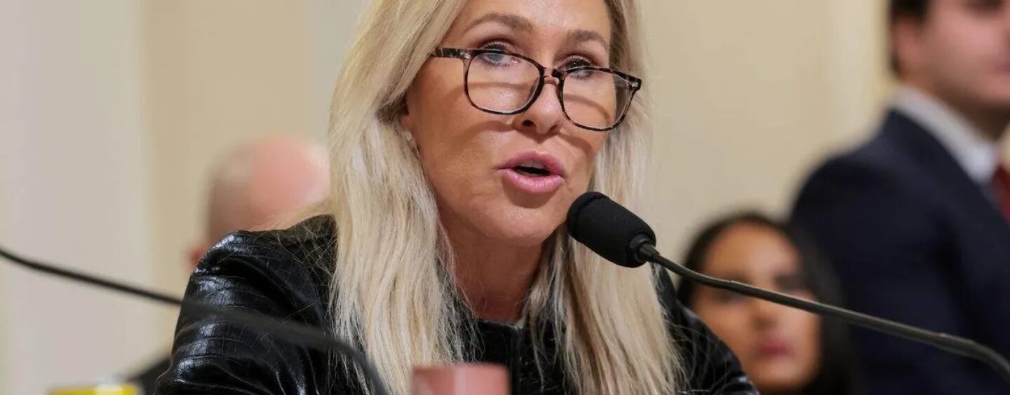 Le projet de loi de Marjorie Taylor Greene criminalisant les soins d'affirmation de genre pour les mineurs est adopté avec le soutien des démocrates