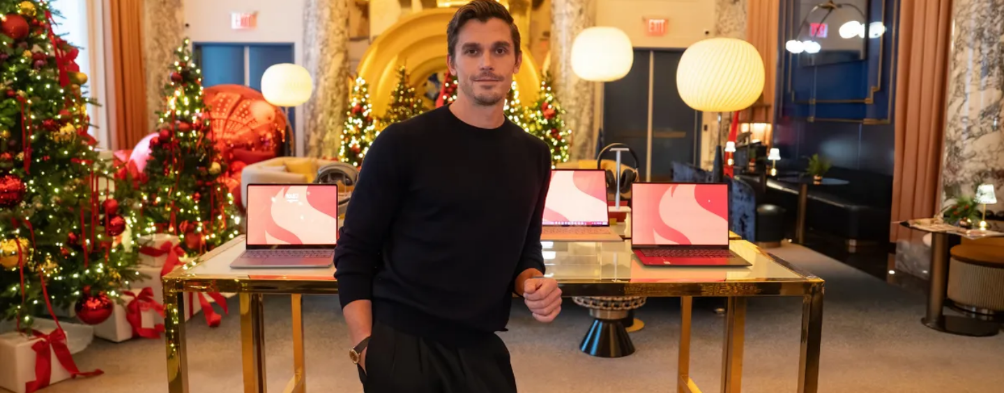 Toujours à la recherche du cadeau de vacances idéal ? Antoni Porowski a des conseils pour le trouver