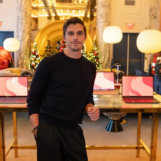 Toujours à la recherche du cadeau de vacances idéal ? Antoni Porowski a des conseils pour le trouver