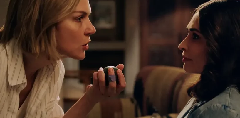 Ce baiser torride dans Pluribus fait fondre les lesbiennes