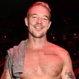 Diplo publie un selfie sexy torse nu dans un short noir moulant et les fans le perdent