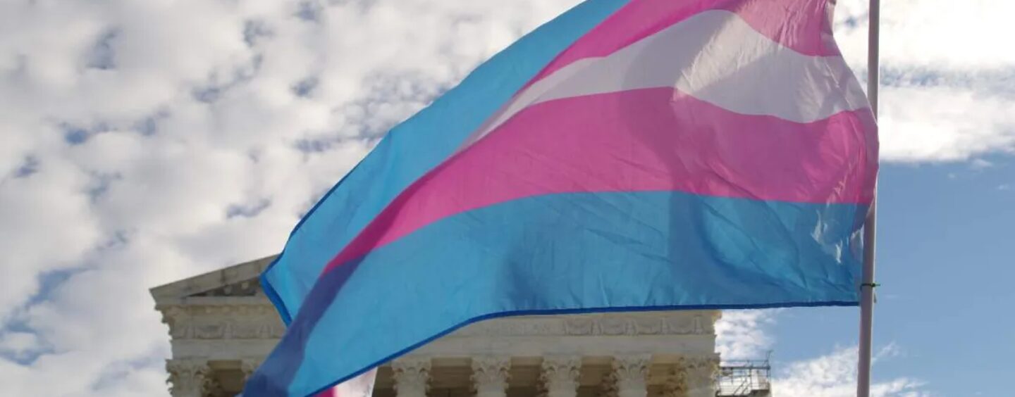 Un employé transgenre de la NSA dépose une plainte pour discrimination contre l’administration Trump