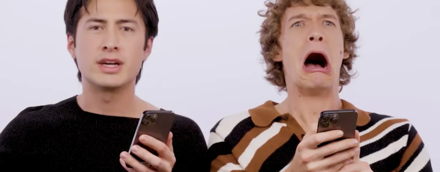 Les stars de Heated Rivalry lisent les tweets de fans les plus sales et leurs réactions sont encore plus excitantes