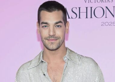 Matt Rogers parle de ses rôles emblématiques d'hommes gays excités