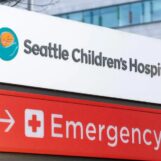 Le HHS de RFK Jr. enquête sur l'hôpital pour enfants de Seattle concernant les soins d'affirmation de genre destinés aux jeunes