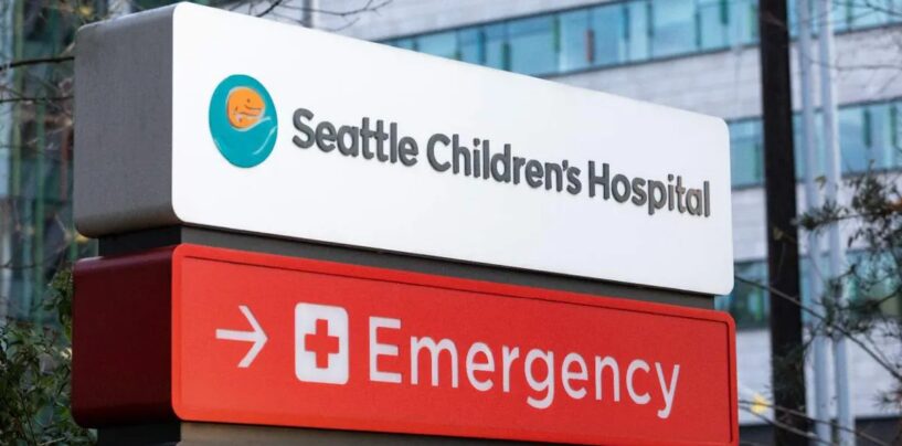 Le HHS de RFK Jr. enquête sur l'hôpital pour enfants de Seattle concernant les soins d'affirmation de genre destinés aux jeunes